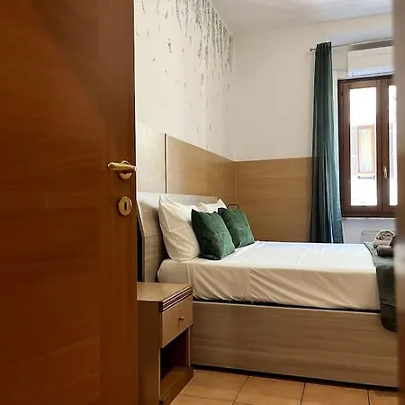 Dreams Under The Trees - Metro Termini Apartman *